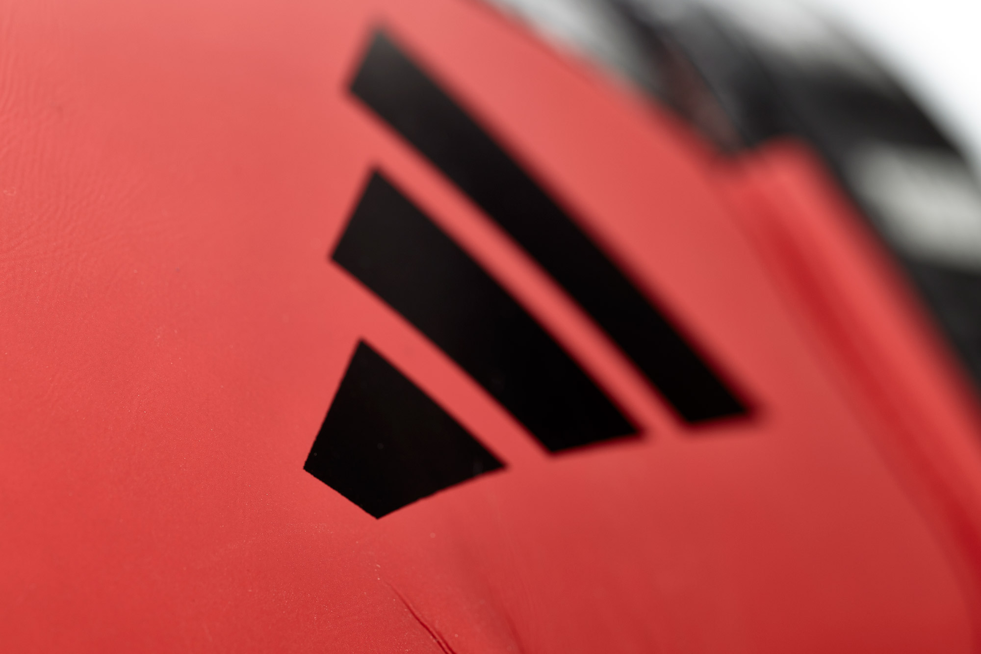 adidas Boxhandschuhe Combat 50 vivid Rot/Schwarz adiC50TG 7 adidas Boxhandschuhe Combat 50 vivid Rot/Schwarz adiC50TG – Bild 7